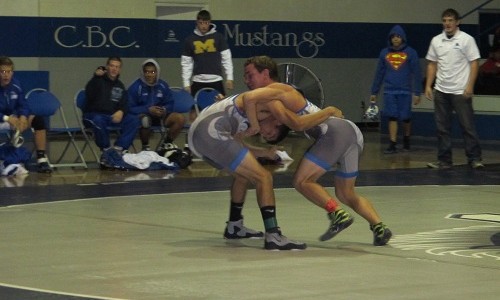Sophomore Peter Acuna and Jonathan Buzzitta battle it out for the 125Ibs weight class.