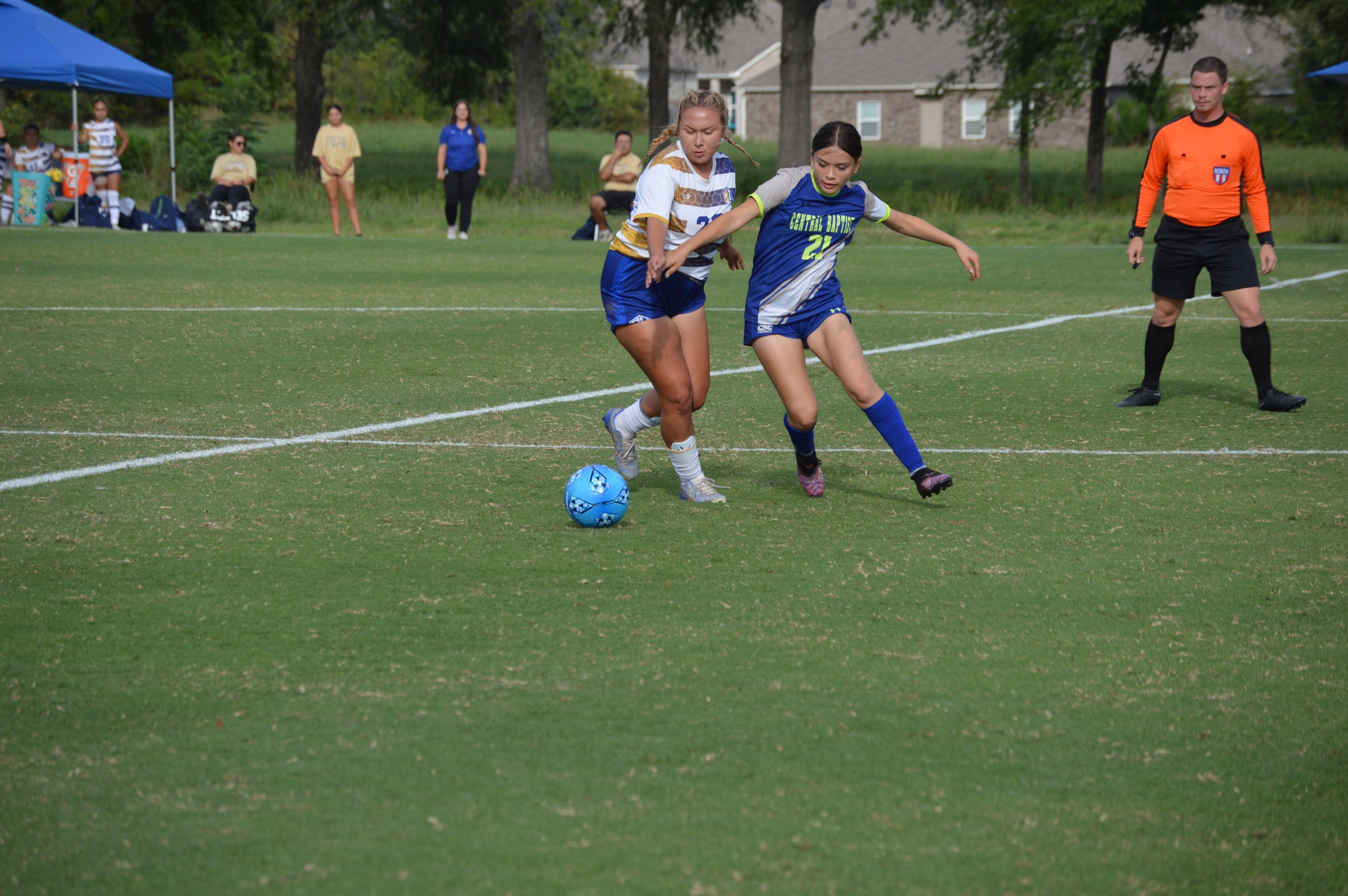 Mustangs Drop Contest To Trojans