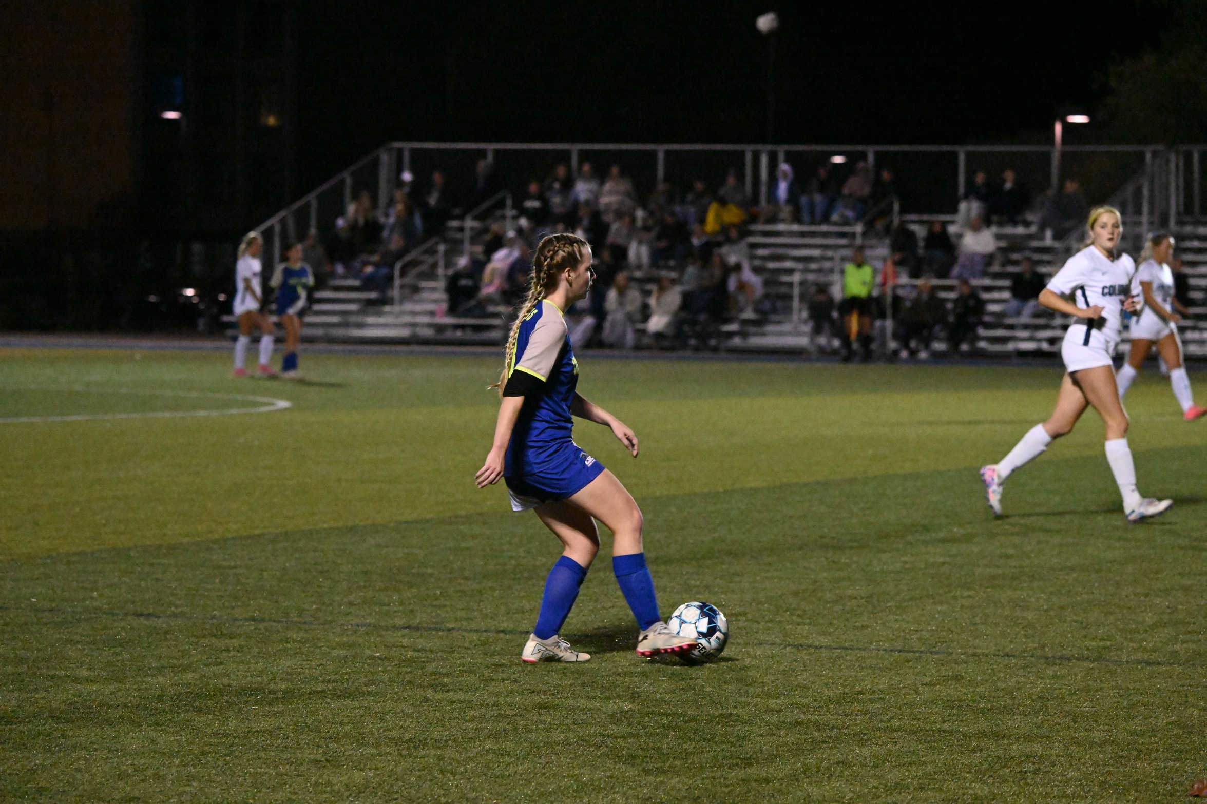 Mustangs Fall to Yellowjackets In Season Opener