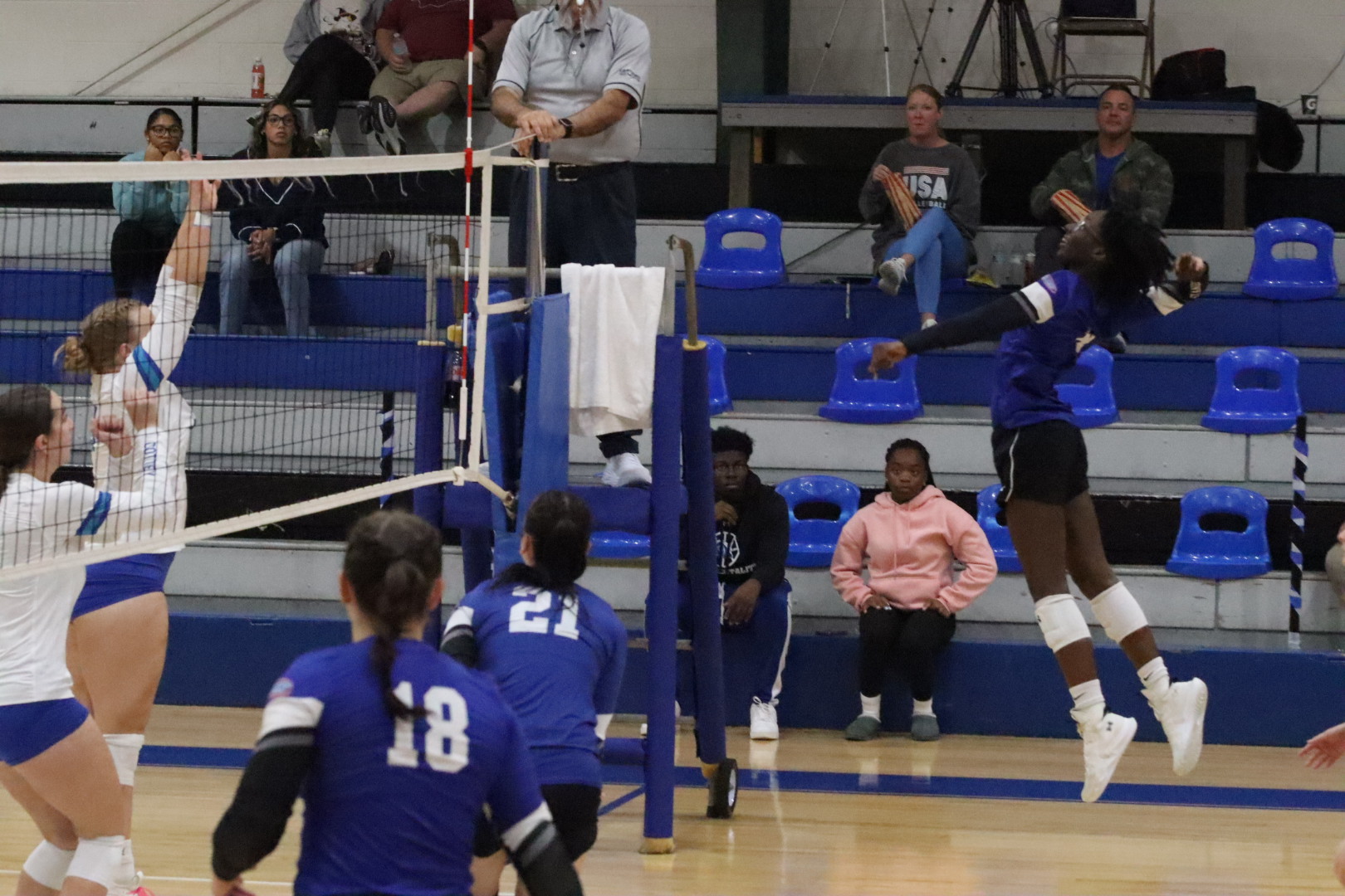 Streets Earns Athlete of the Week Honors